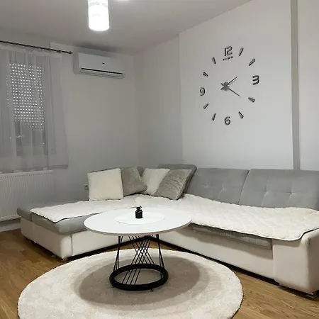 Stan Na Dan-apartman Smile Lukavica Apartment *
