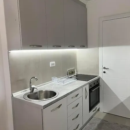 Stan Na Dan-apartman Smile Lukavica 아파트 *