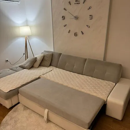 Stan Na Dan-apartman Smile Lukavica
