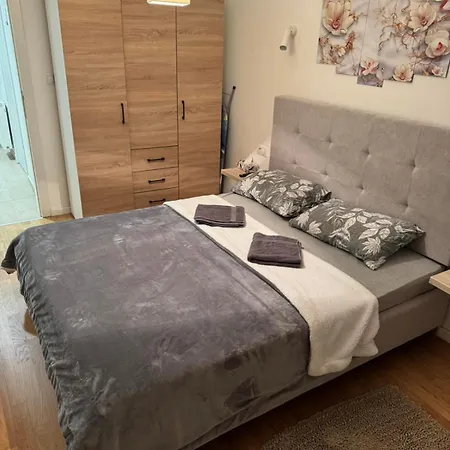 Apartment Stan Na Dan-apartman Smile Lukavica *