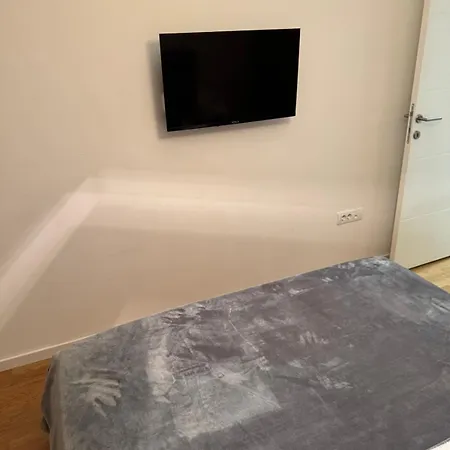 Stan Na Dan-apartman Smile Lukavica *