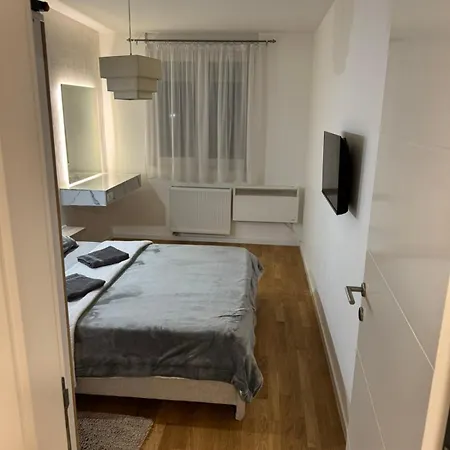 Stan Na Dan-apartman Smile Lukavica Apartment *
